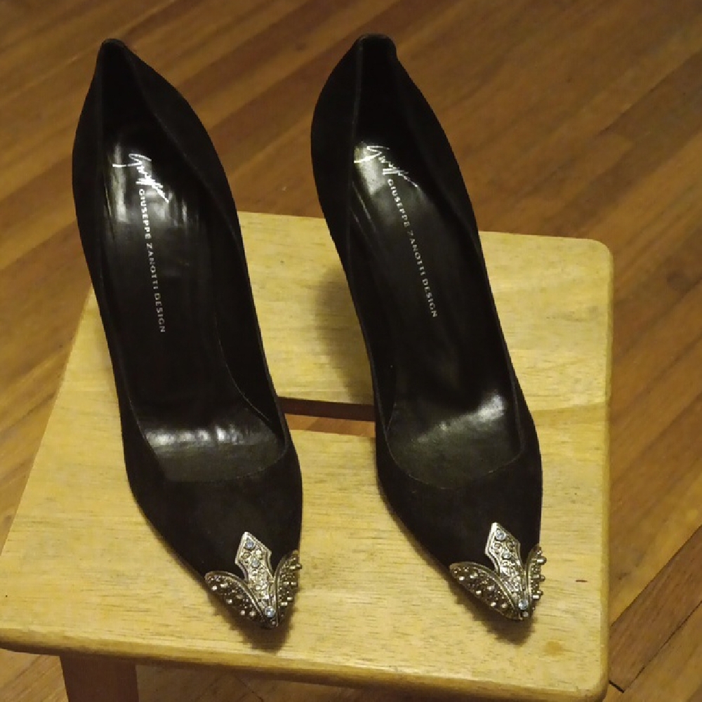 Vero Cuoio Black Crystal Embellished Heels